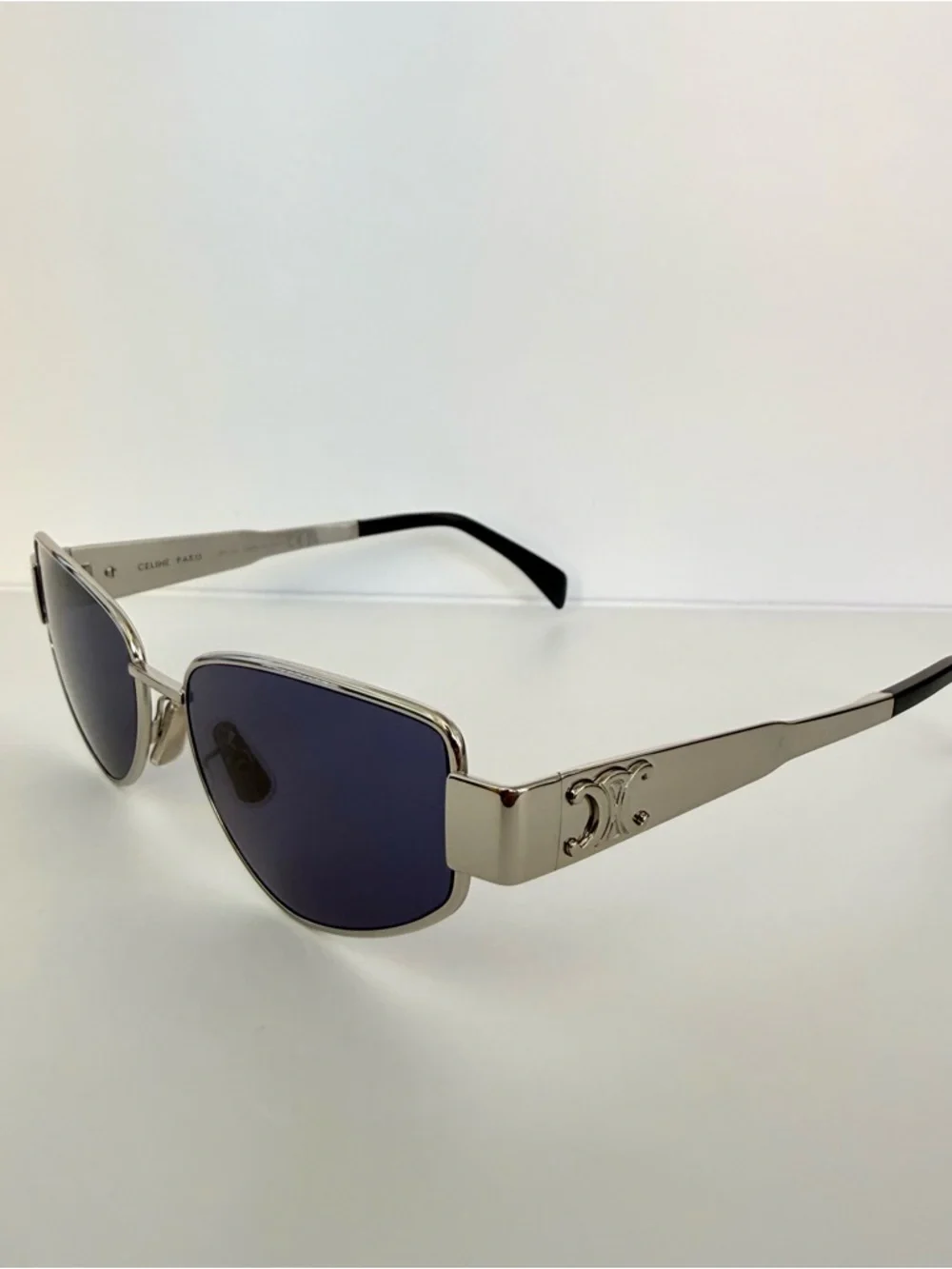 NEW!!! Celine metal Triomphe sunglasses CL40293U 16V Authentic